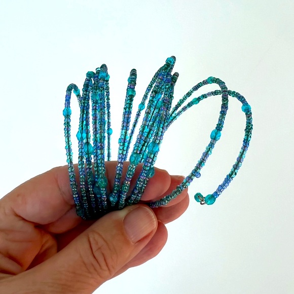 💙 Beaded spiral bracelet to fit any size - Picture 2 of 5